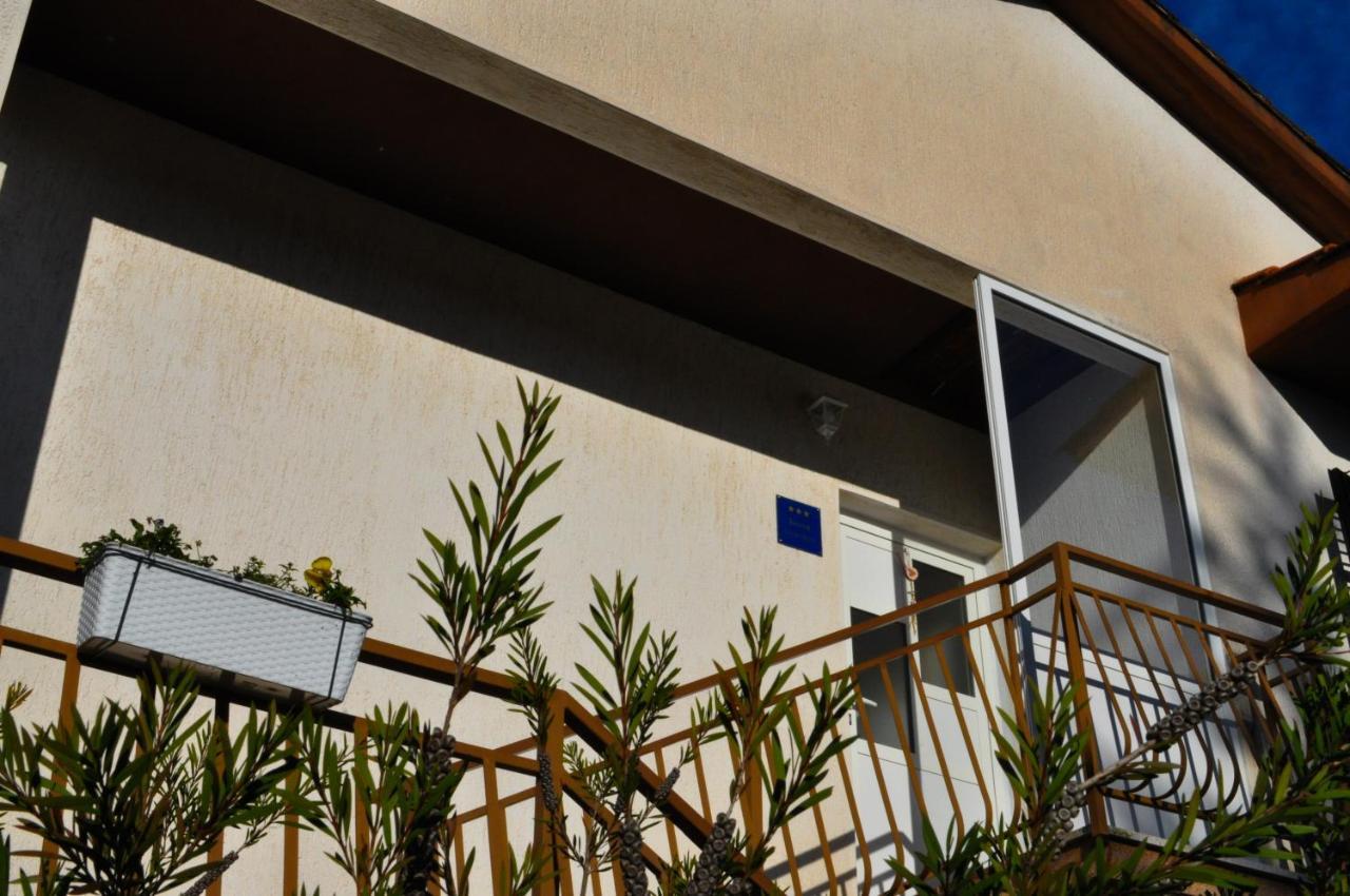 Apartman Anita Buzet Exterior foto